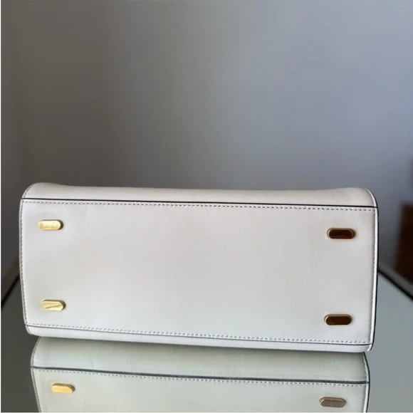 Like new Tory Burch Lee Radziwill Double
Bag Satchel New Cream $1,320 - Picture 5 of 9